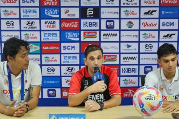 Pelatih Semen Padang Sambut Bahagia Kemenangan di Markas Persija