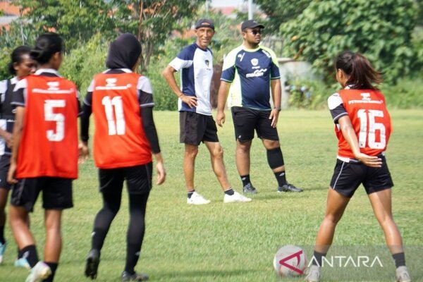 Tanggapan Ketum PSSI Terhadap Pembatalan Naturalisasi Djenna de Jong