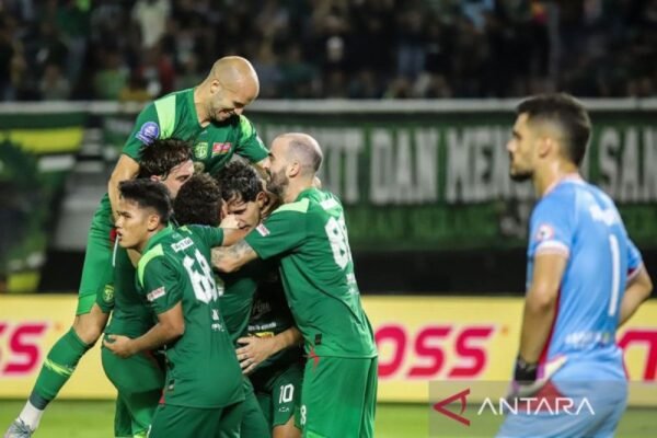 Persebaya Surabaya Raih Kemenangan Tipis 1-0 Melawan Semen Padang
